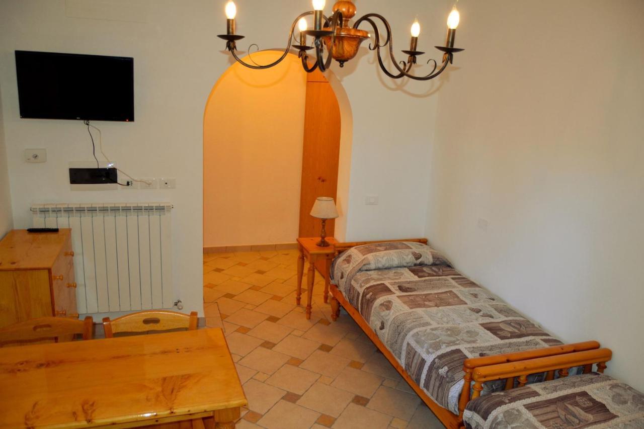 Agriturismo Poggio Al Pino Montelupo Fiorentino Exteriör bild