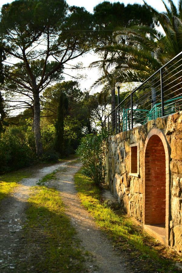 Agriturismo Poggio Al Pino Montelupo Fiorentino Exteriör bild